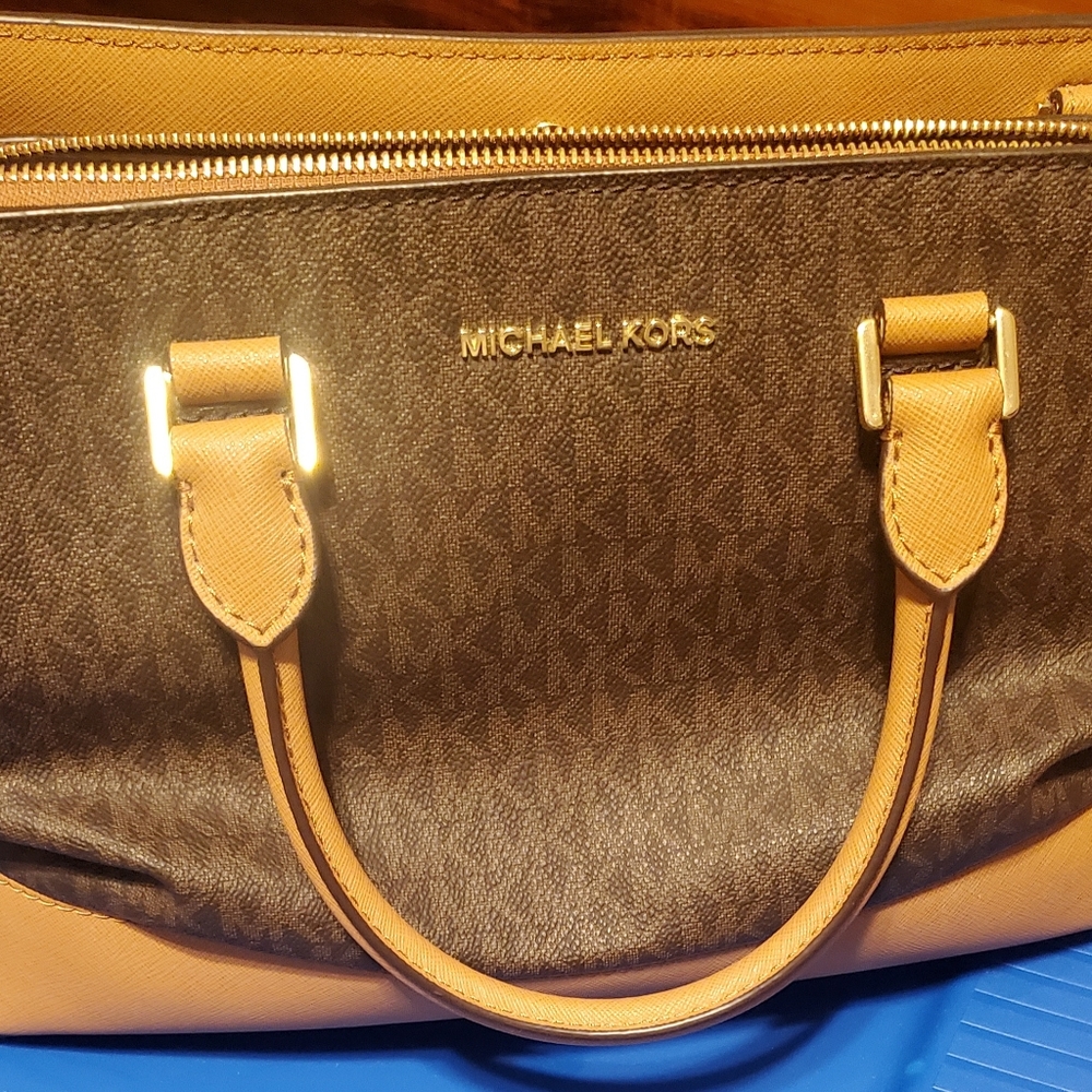 Michael Kors Ladies purse